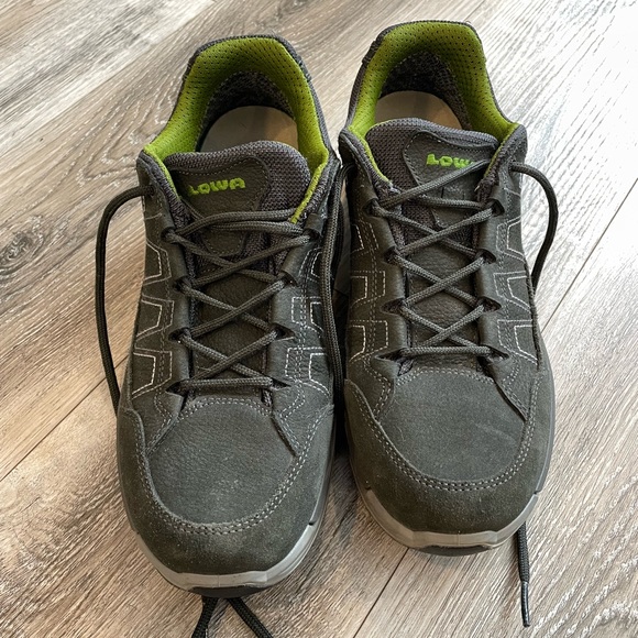 Lowa Gortex Hiking Shoe (Trail Runner) - W’s 10 - Picture 2 of 8